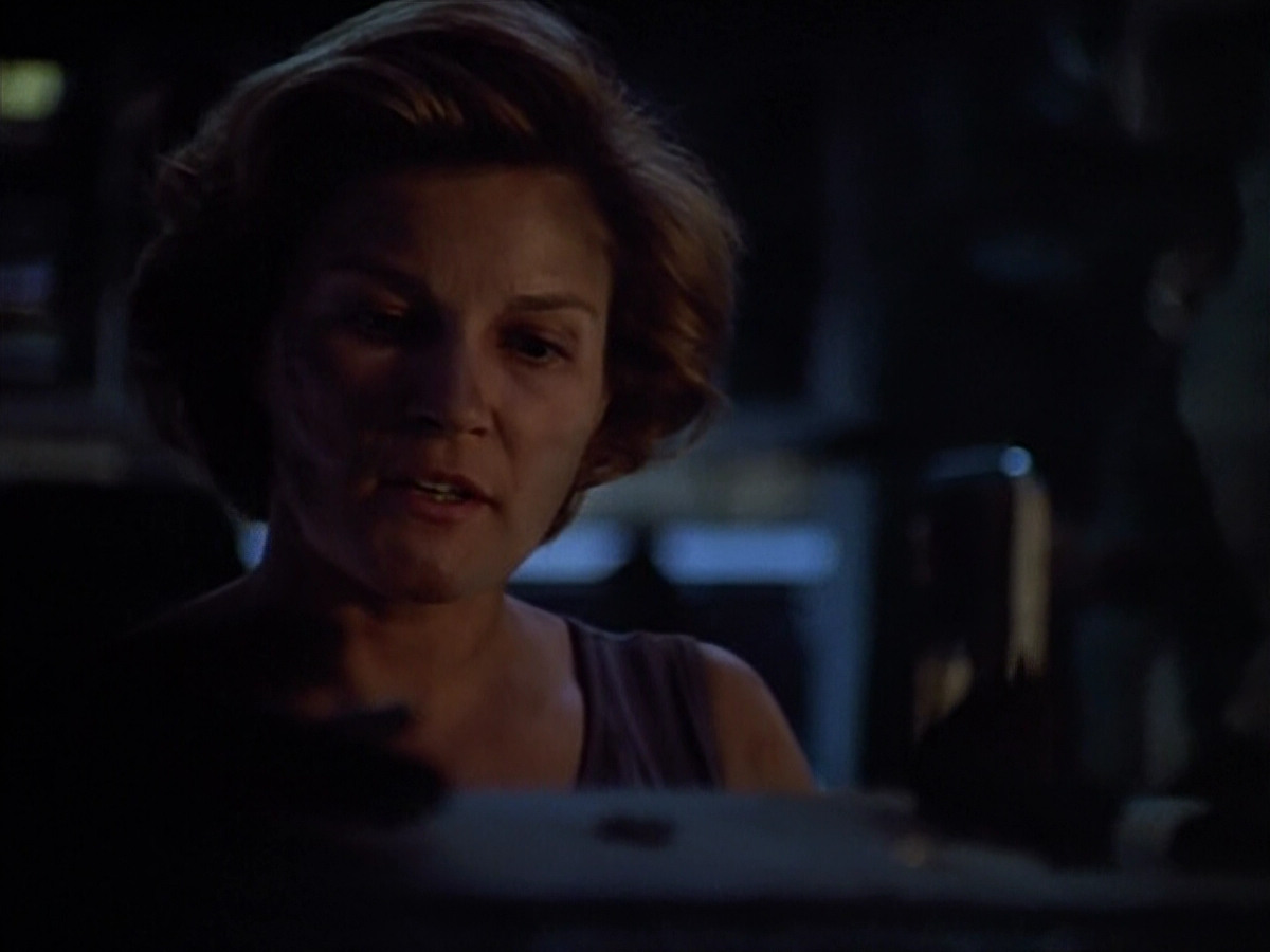 extant_StarTrek_VOY_4x09-YearOfHellPart2_03338.jpg