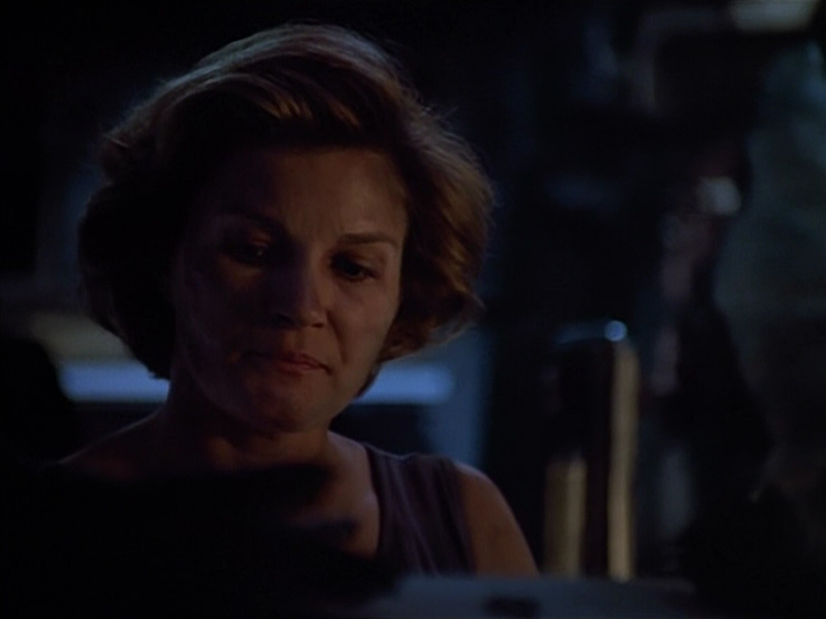 extant_StarTrek_VOY_4x09-YearOfHellPart2_03339.jpg