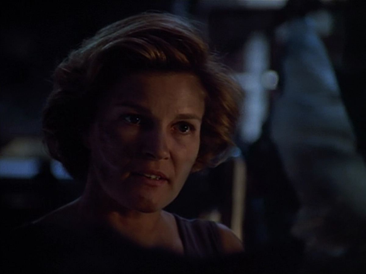 extant_StarTrek_VOY_4x09-YearOfHellPart2_03341.jpg