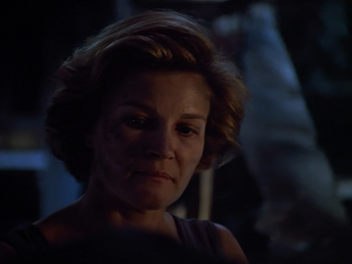 extant_StarTrek_VOY_4x09-YearOfHellPart2_03342.jpg