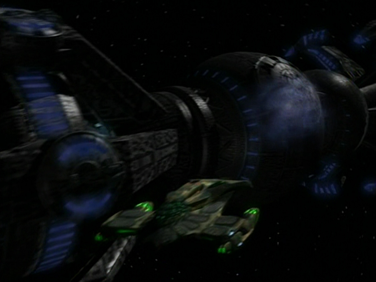 extant_StarTrek_VOY_4x09-YearOfHellPart2_03347.jpg