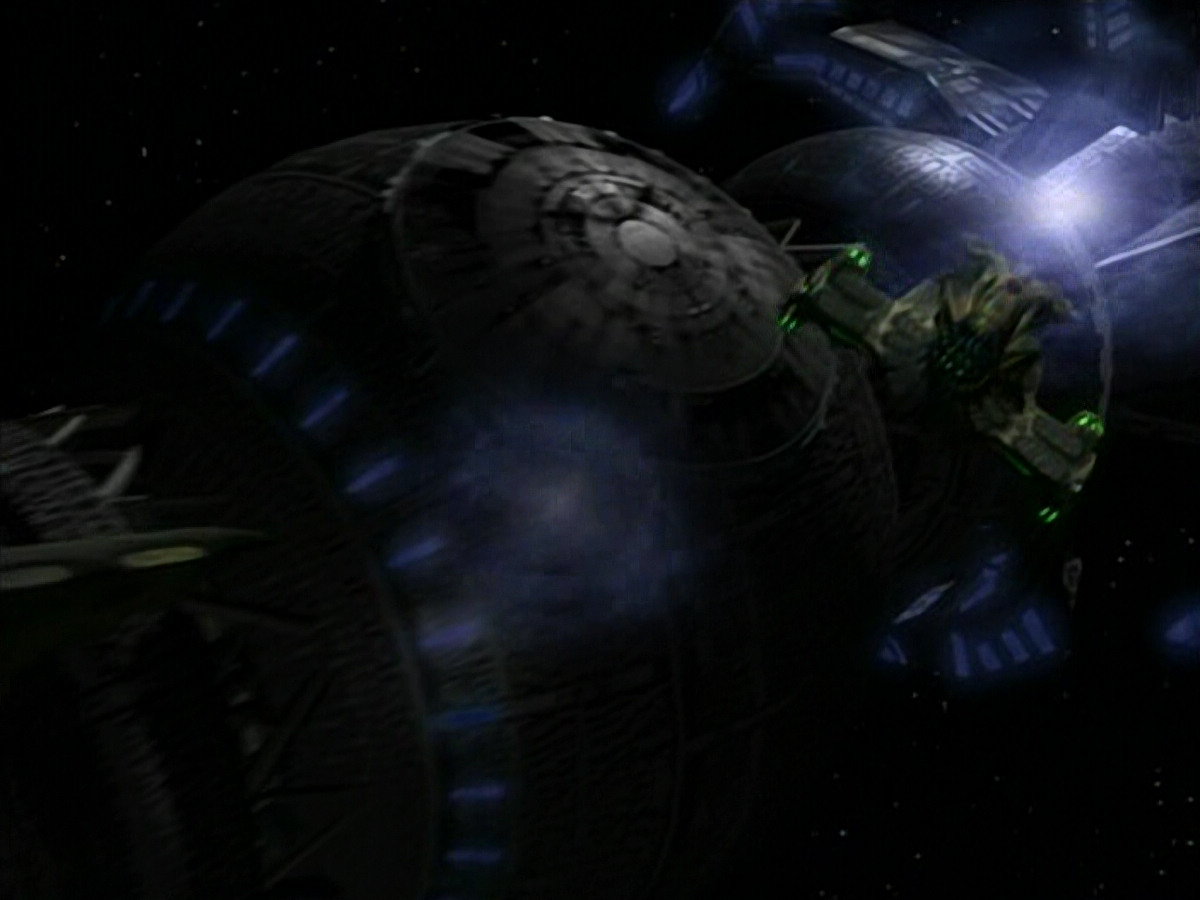 extant_StarTrek_VOY_4x09-YearOfHellPart2_03349.jpg