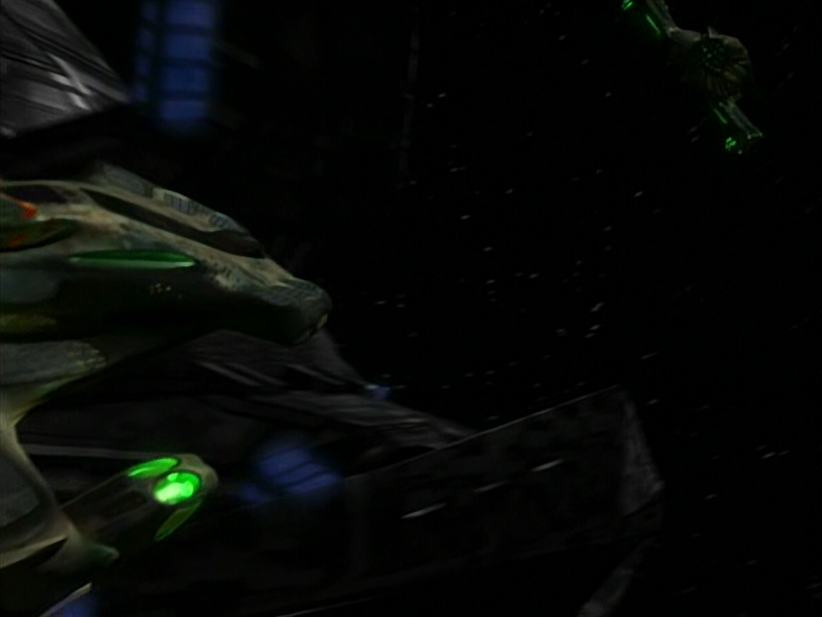 extant_StarTrek_VOY_4x09-YearOfHellPart2_03352.jpg