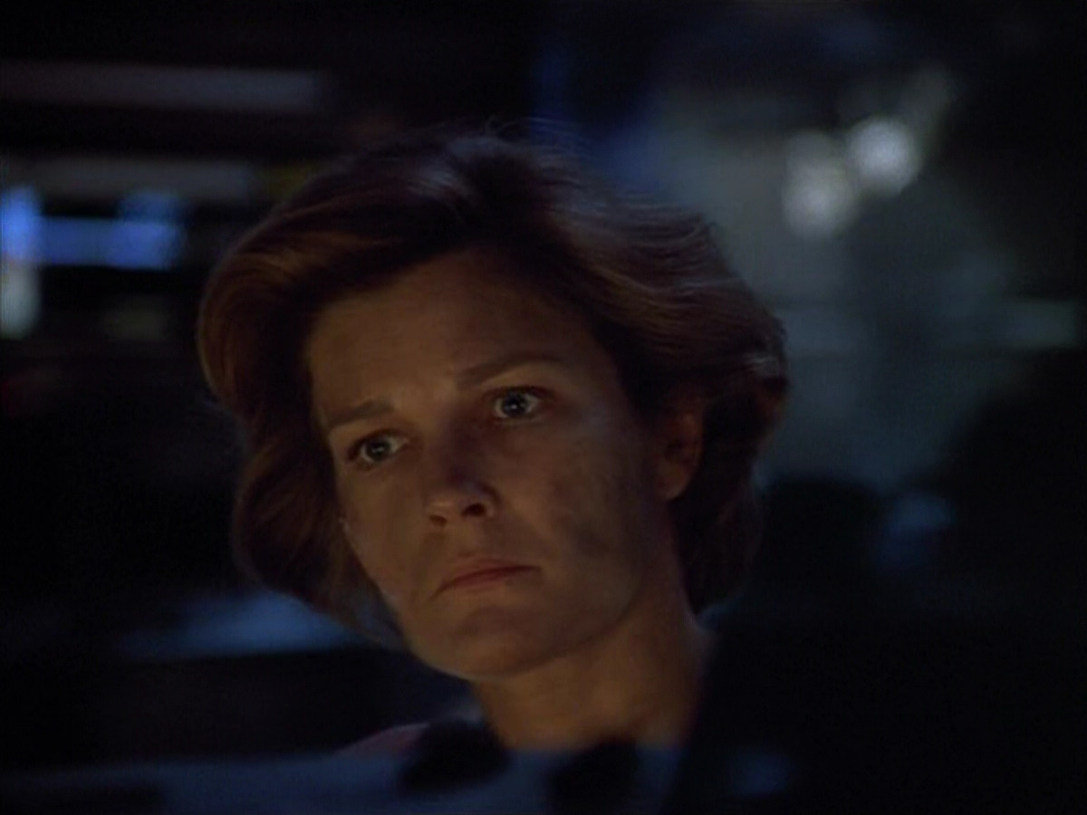 extant_StarTrek_VOY_4x09-YearOfHellPart2_03379.jpg