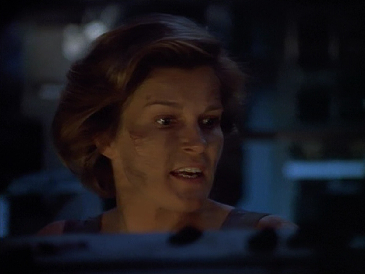 extant_StarTrek_VOY_4x09-YearOfHellPart2_03383.jpg
