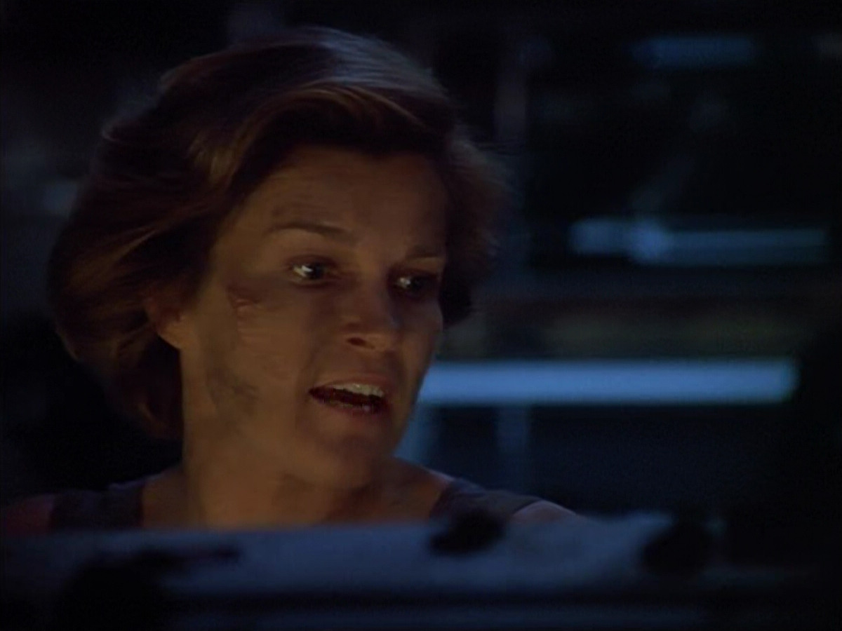 extant_StarTrek_VOY_4x09-YearOfHellPart2_03385.jpg