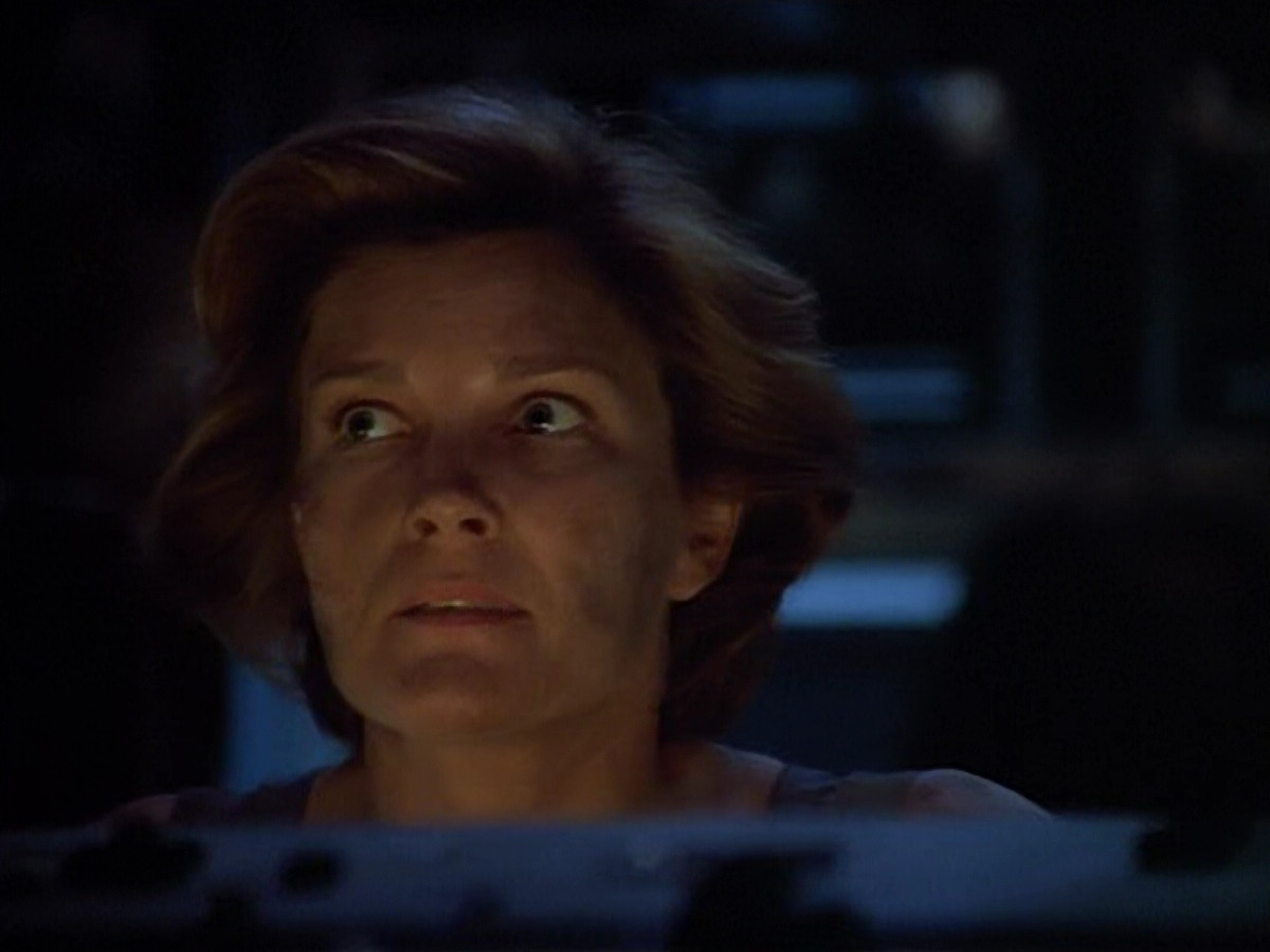 extant_StarTrek_VOY_4x09-YearOfHellPart2_03388.jpg