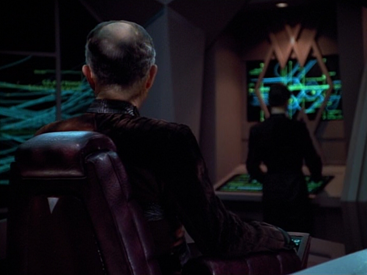 extant_StarTrek_VOY_4x09-YearOfHellPart2_03402.jpg