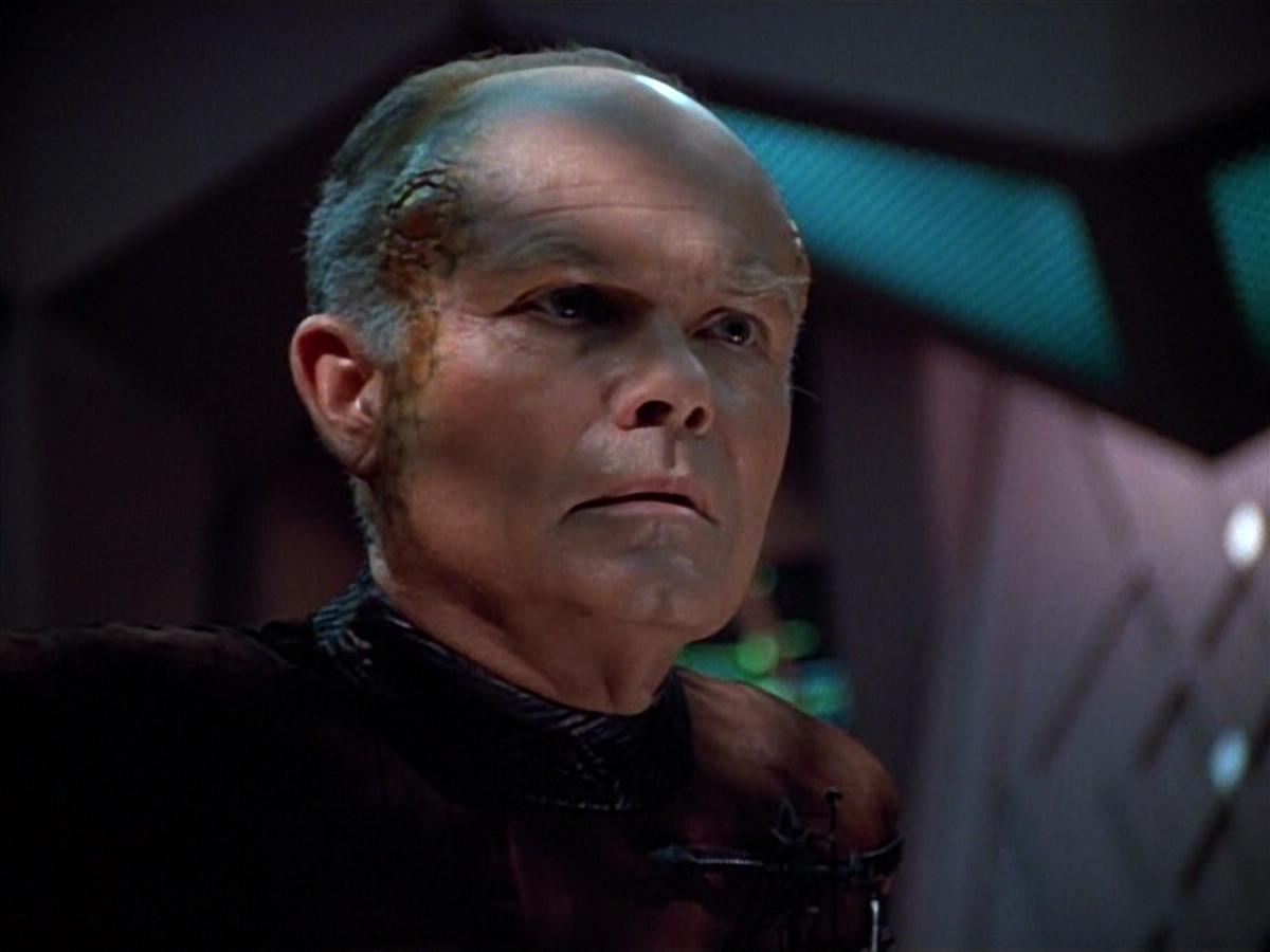 extant_StarTrek_VOY_4x09-YearOfHellPart2_03417.jpg