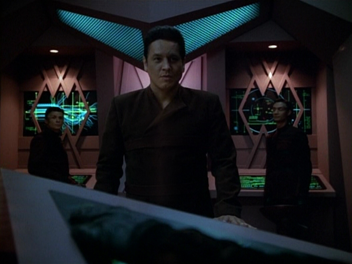 extant_StarTrek_VOY_4x09-YearOfHellPart2_03428.jpg