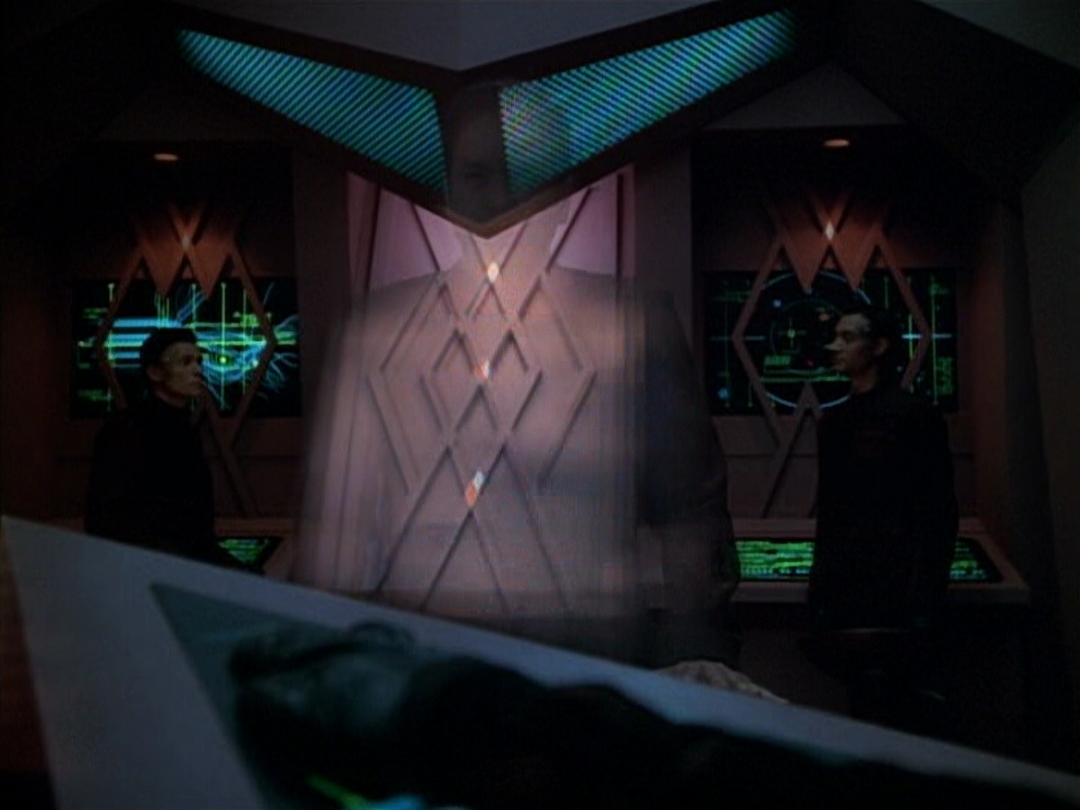 extant_StarTrek_VOY_4x09-YearOfHellPart2_03429.jpg
