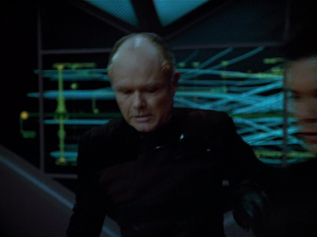 extant_StarTrek_VOY_4x09-YearOfHellPart2_03440.jpg