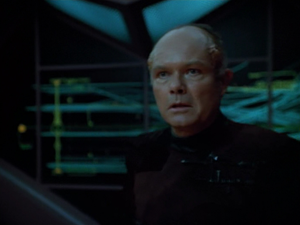 extant_StarTrek_VOY_4x09-YearOfHellPart2_03441.jpg