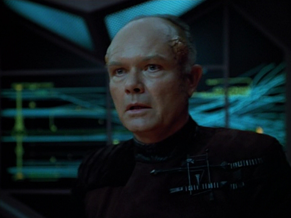 extant_StarTrek_VOY_4x09-YearOfHellPart2_03443.jpg