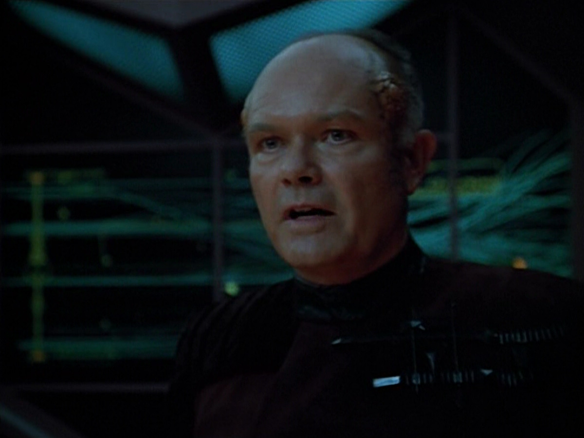 extant_StarTrek_VOY_4x09-YearOfHellPart2_03450.jpg