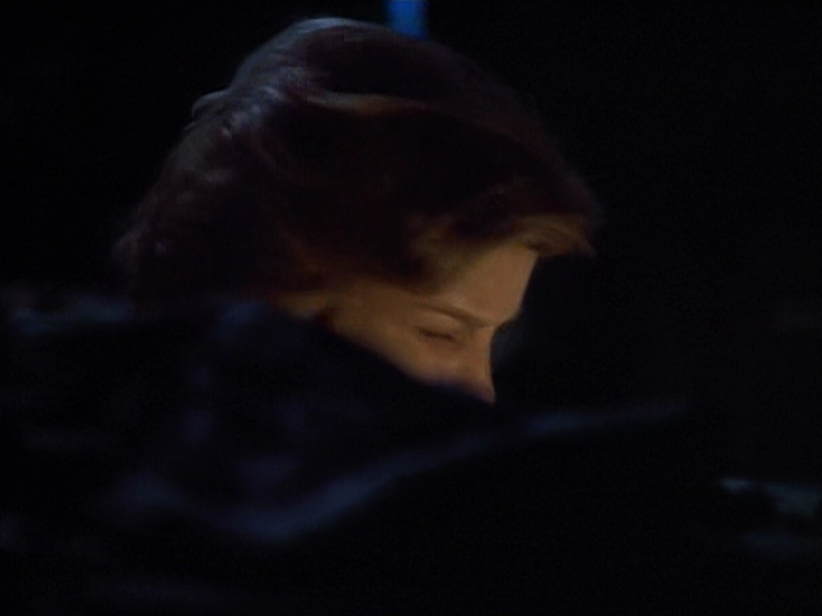extant_StarTrek_VOY_4x09-YearOfHellPart2_03453.jpg