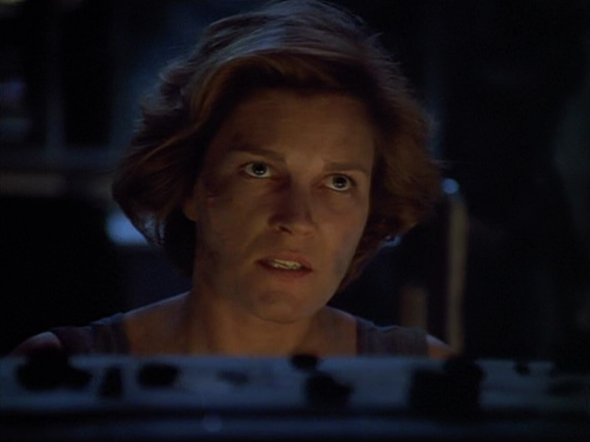 extant_StarTrek_VOY_4x09-YearOfHellPart2_03470.jpg