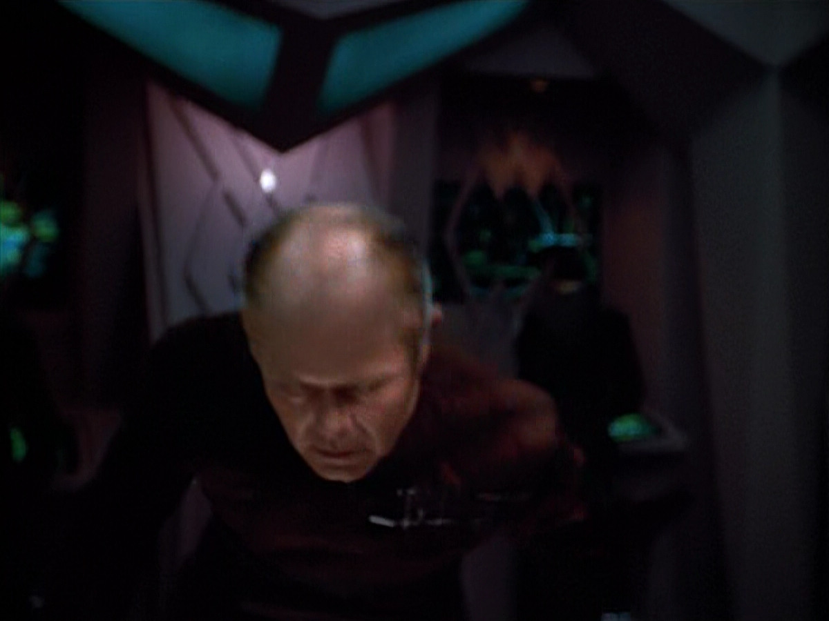 extant_StarTrek_VOY_4x09-YearOfHellPart2_03476.jpg