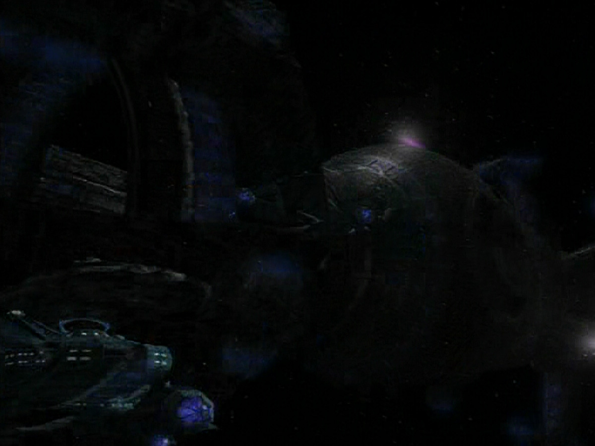 extant_StarTrek_VOY_4x09-YearOfHellPart2_03484.jpg