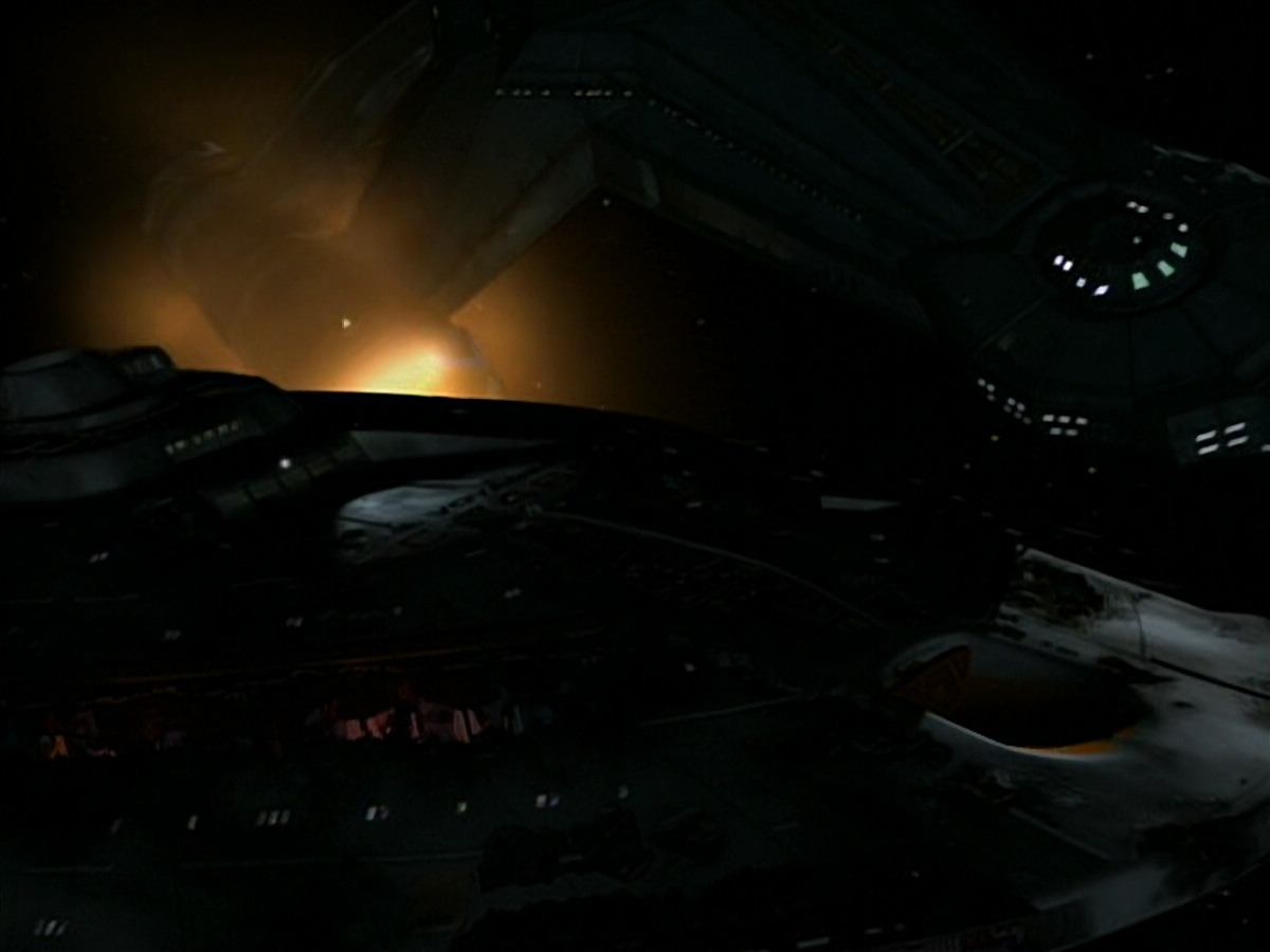 extant_StarTrek_VOY_4x09-YearOfHellPart2_03492.jpg