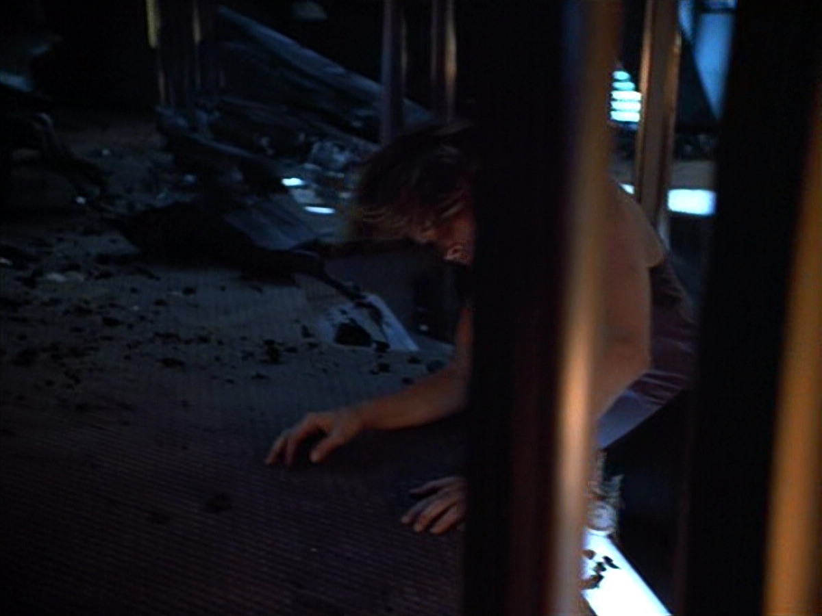 extant_StarTrek_VOY_4x09-YearOfHellPart2_03516.jpg