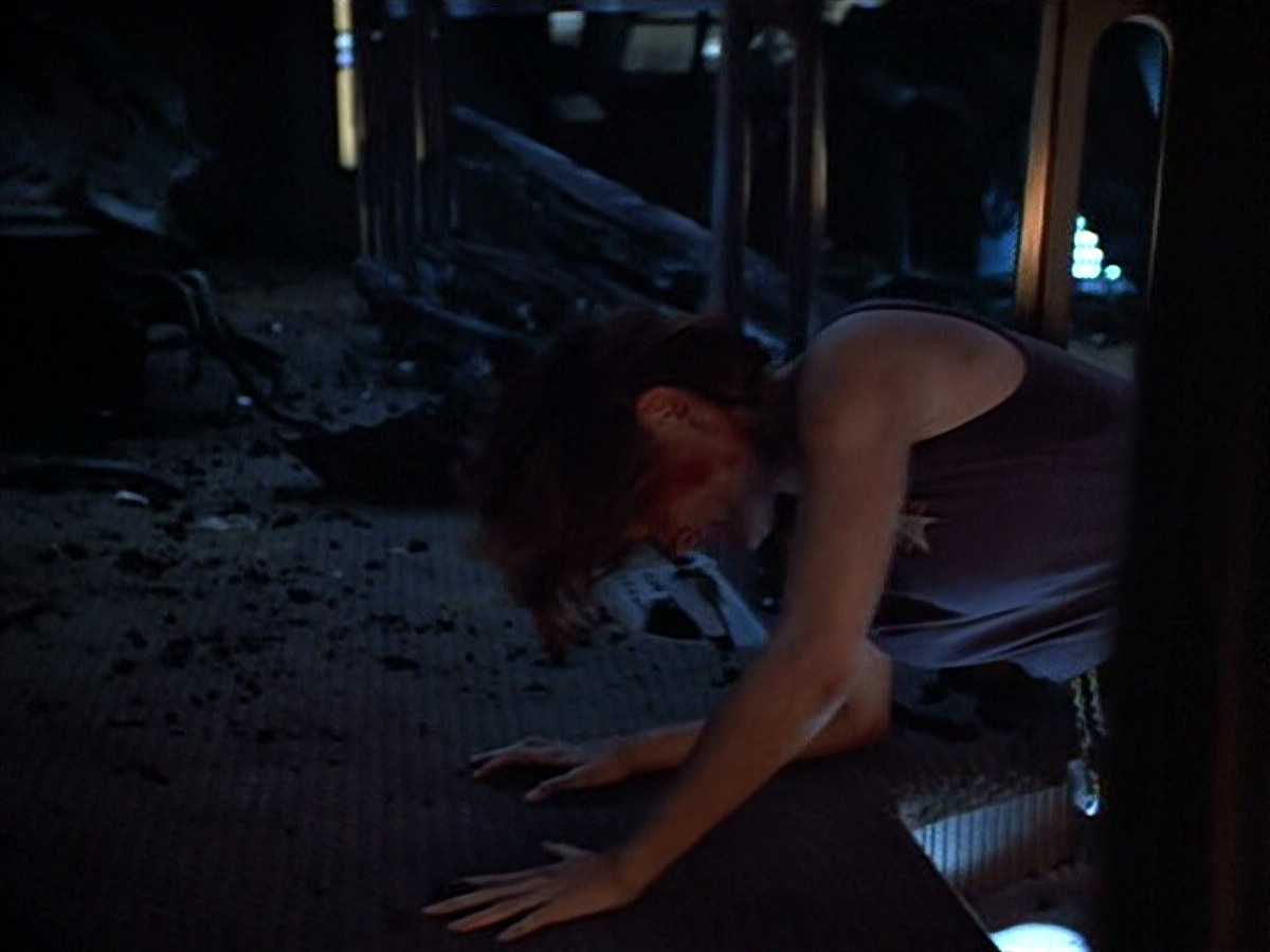extant_StarTrek_VOY_4x09-YearOfHellPart2_03517.jpg