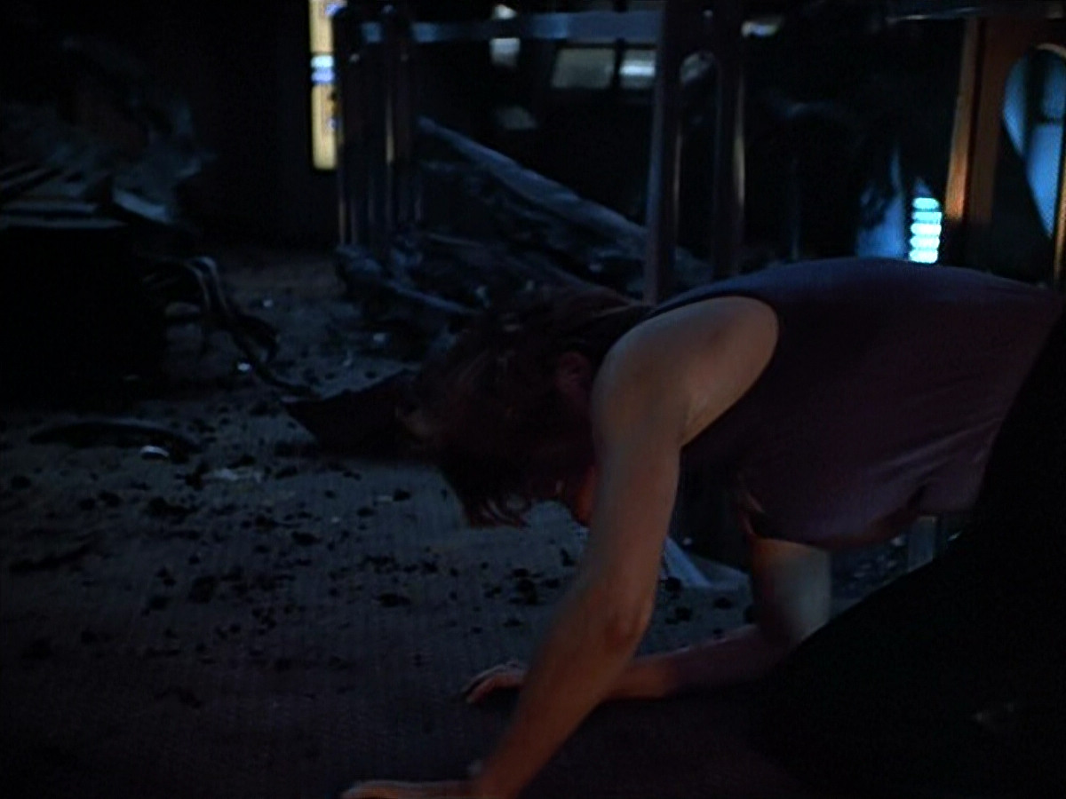 extant_StarTrek_VOY_4x09-YearOfHellPart2_03518.jpg