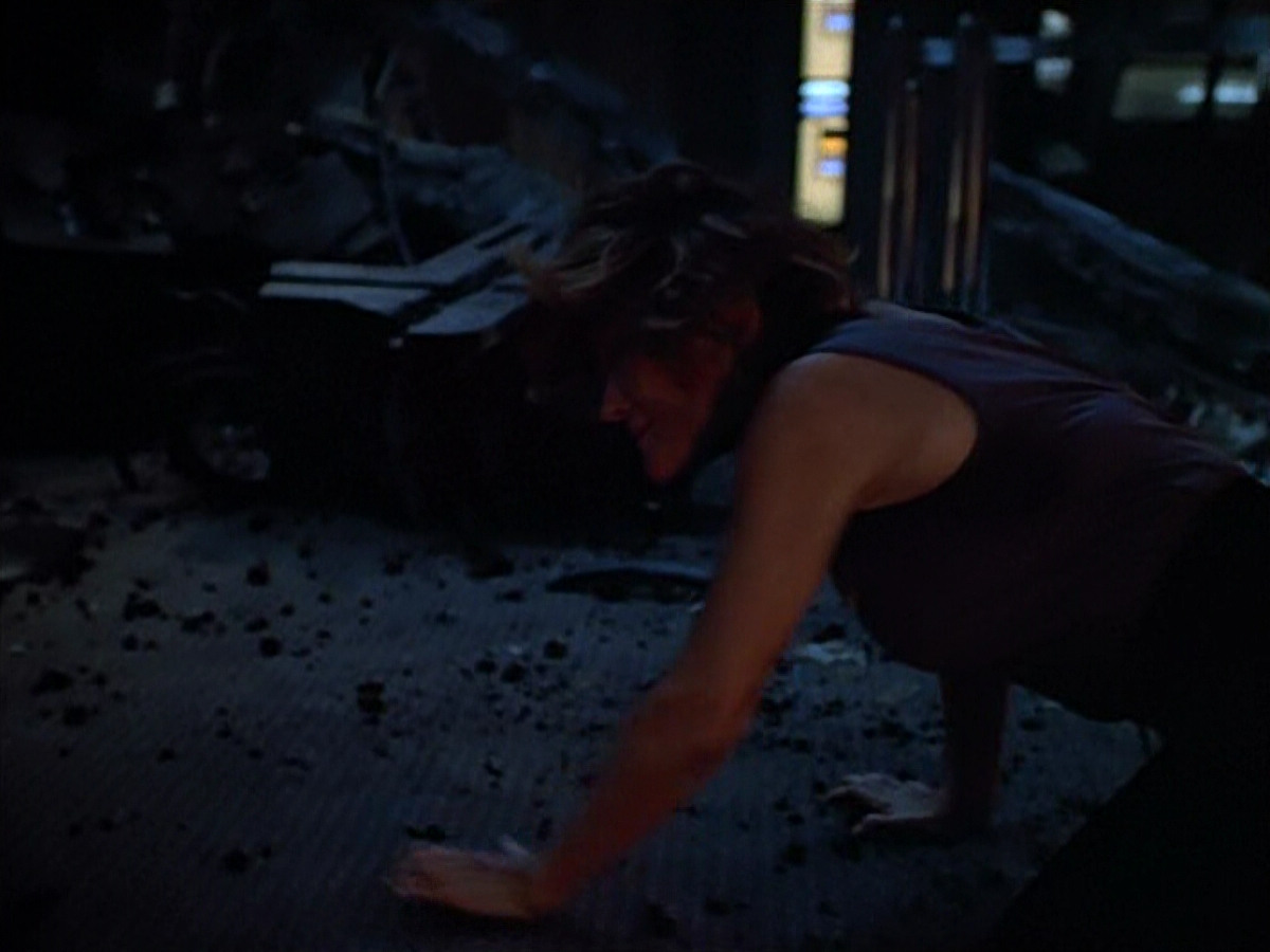 extant_StarTrek_VOY_4x09-YearOfHellPart2_03521.jpg