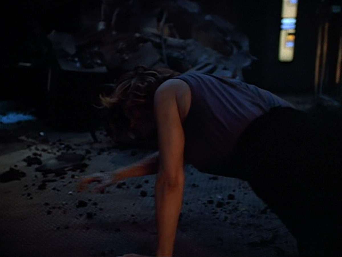 extant_StarTrek_VOY_4x09-YearOfHellPart2_03523.jpg