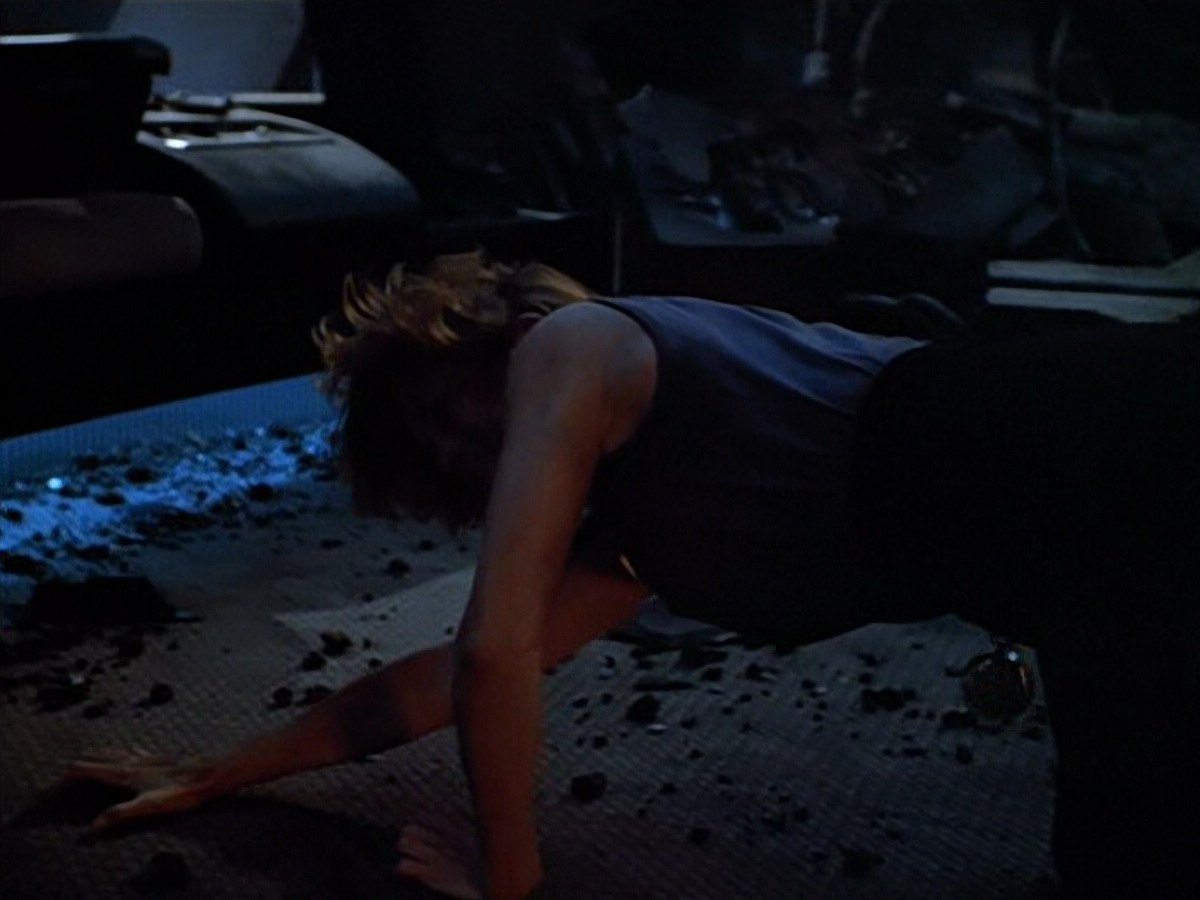 extant_StarTrek_VOY_4x09-YearOfHellPart2_03528.jpg