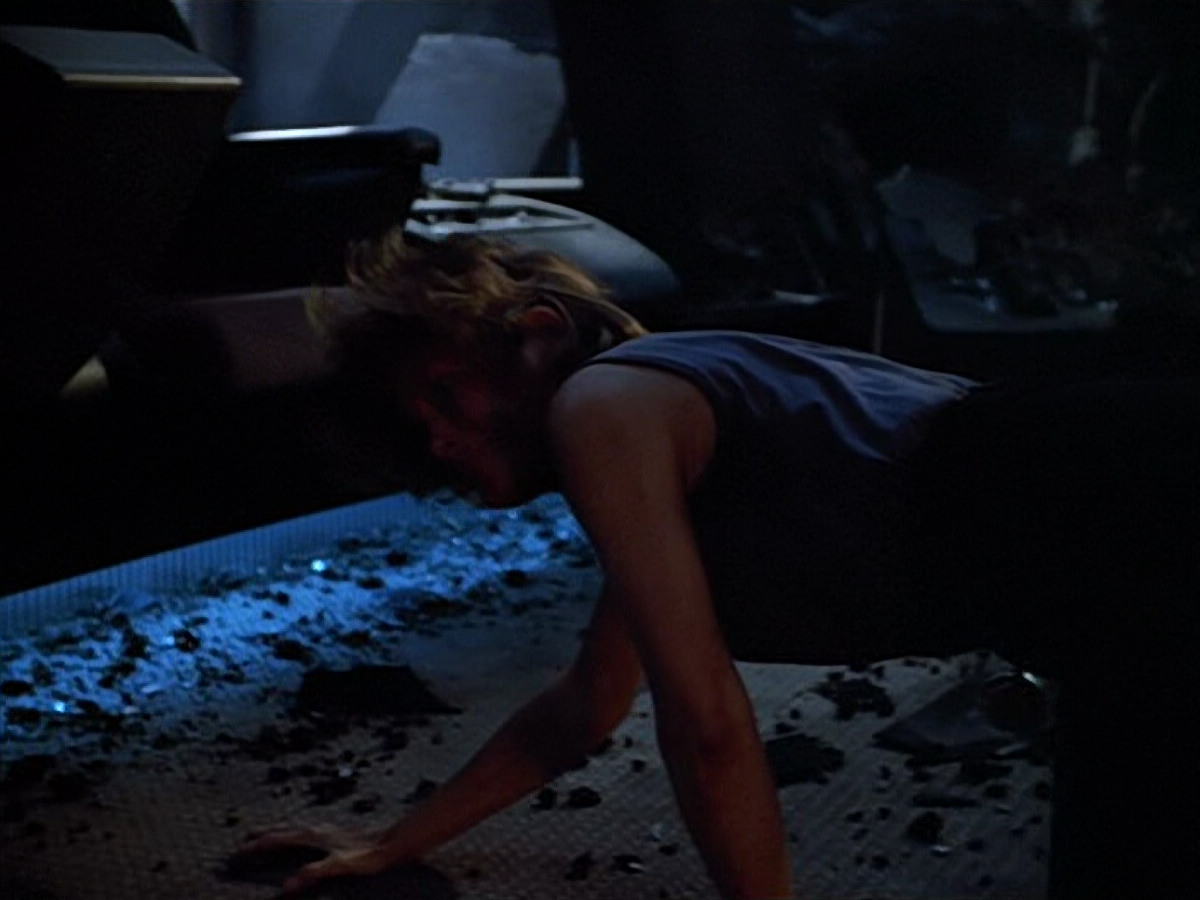 extant_StarTrek_VOY_4x09-YearOfHellPart2_03529.jpg