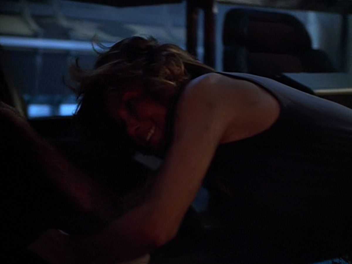extant_StarTrek_VOY_4x09-YearOfHellPart2_03534.jpg