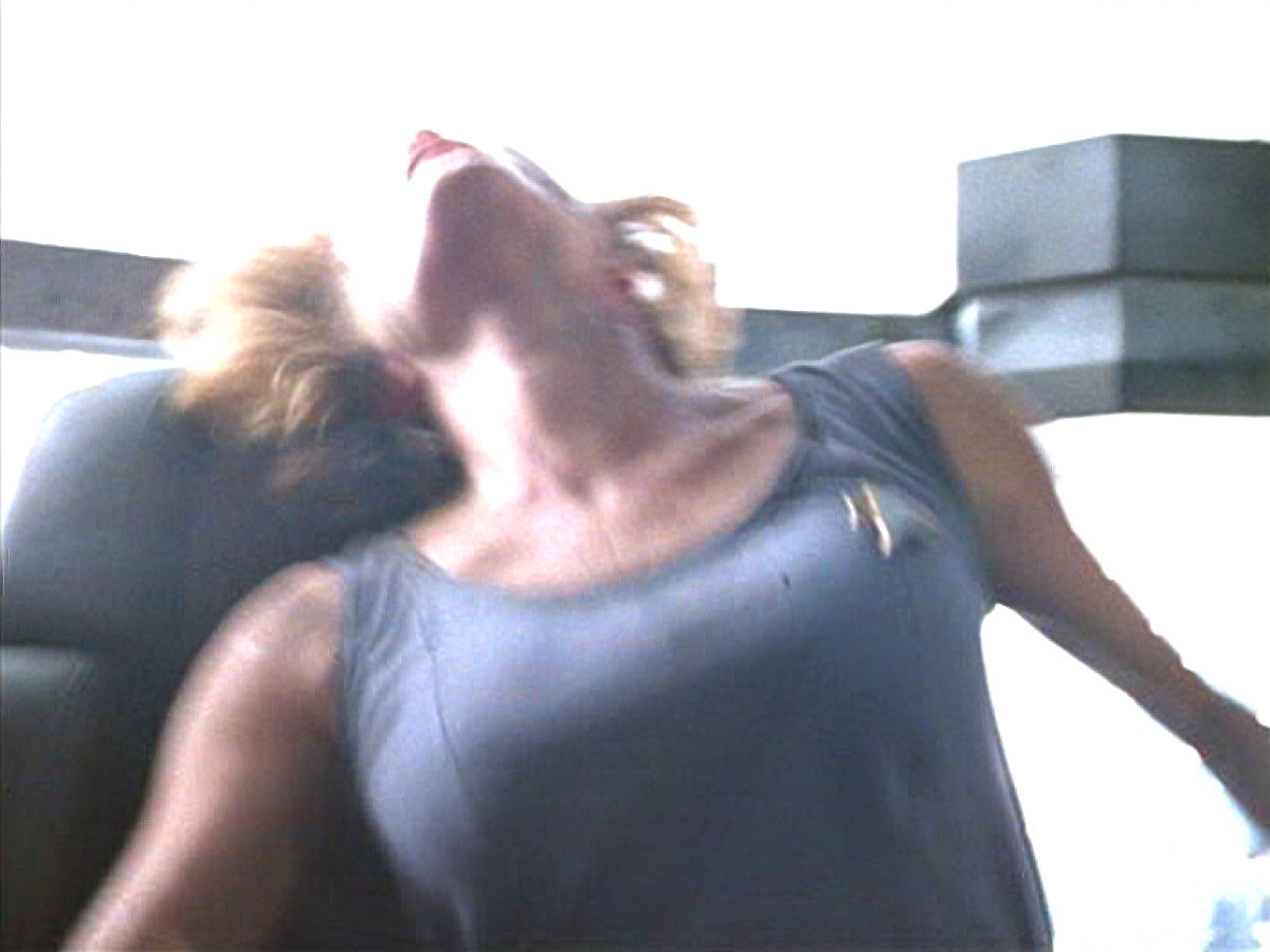 extant_StarTrek_VOY_4x09-YearOfHellPart2_03539.jpg