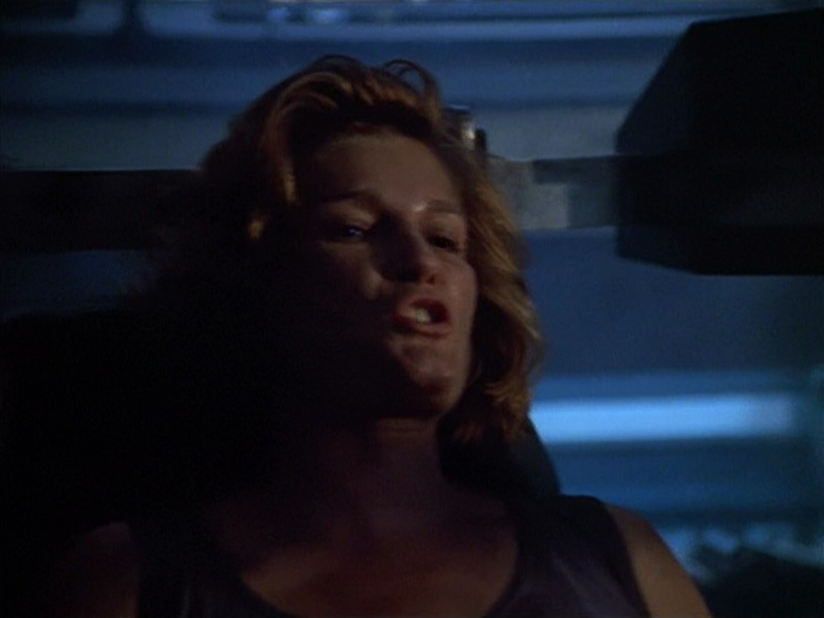 extant_StarTrek_VOY_4x09-YearOfHellPart2_03581.jpg