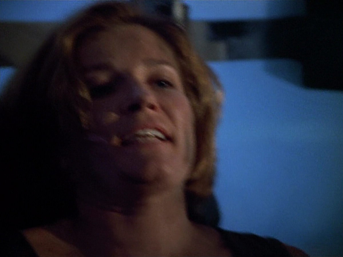 extant_StarTrek_VOY_4x09-YearOfHellPart2_03590.jpg