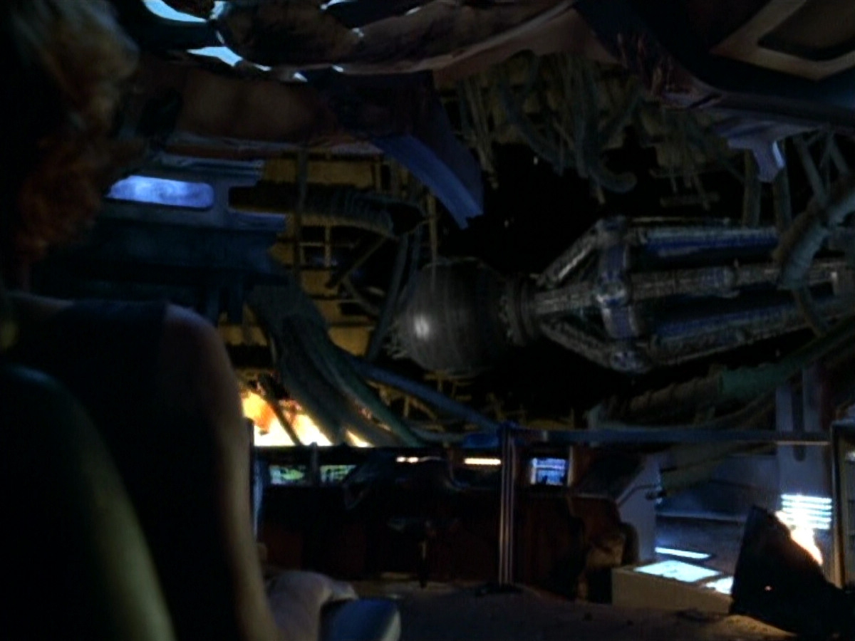 extant_StarTrek_VOY_4x09-YearOfHellPart2_03603.jpg