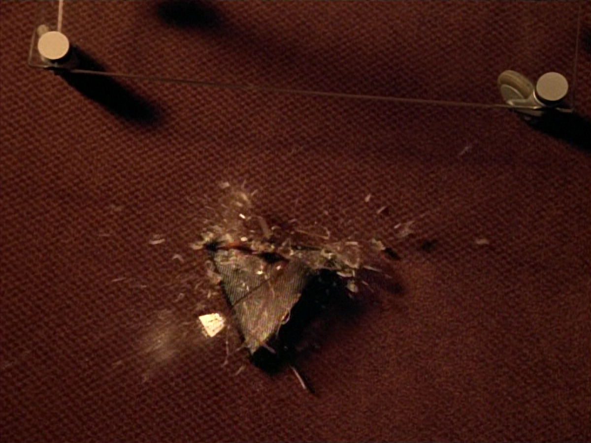 extant_StarTrek_VOY_4x09-YearOfHellPart2_03650.jpg
