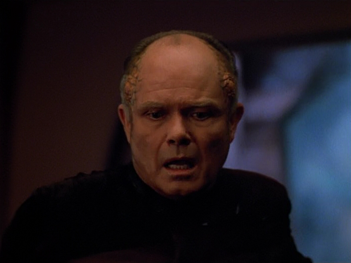 extant_StarTrek_VOY_4x09-YearOfHellPart2_03653.jpg