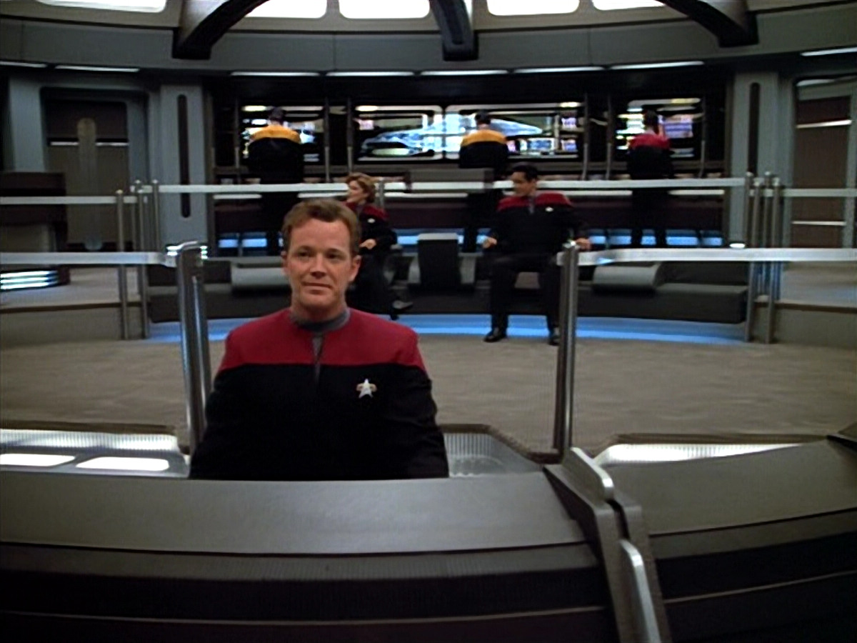 extant_StarTrek_VOY_4x09-YearOfHellPart2_03698.jpg