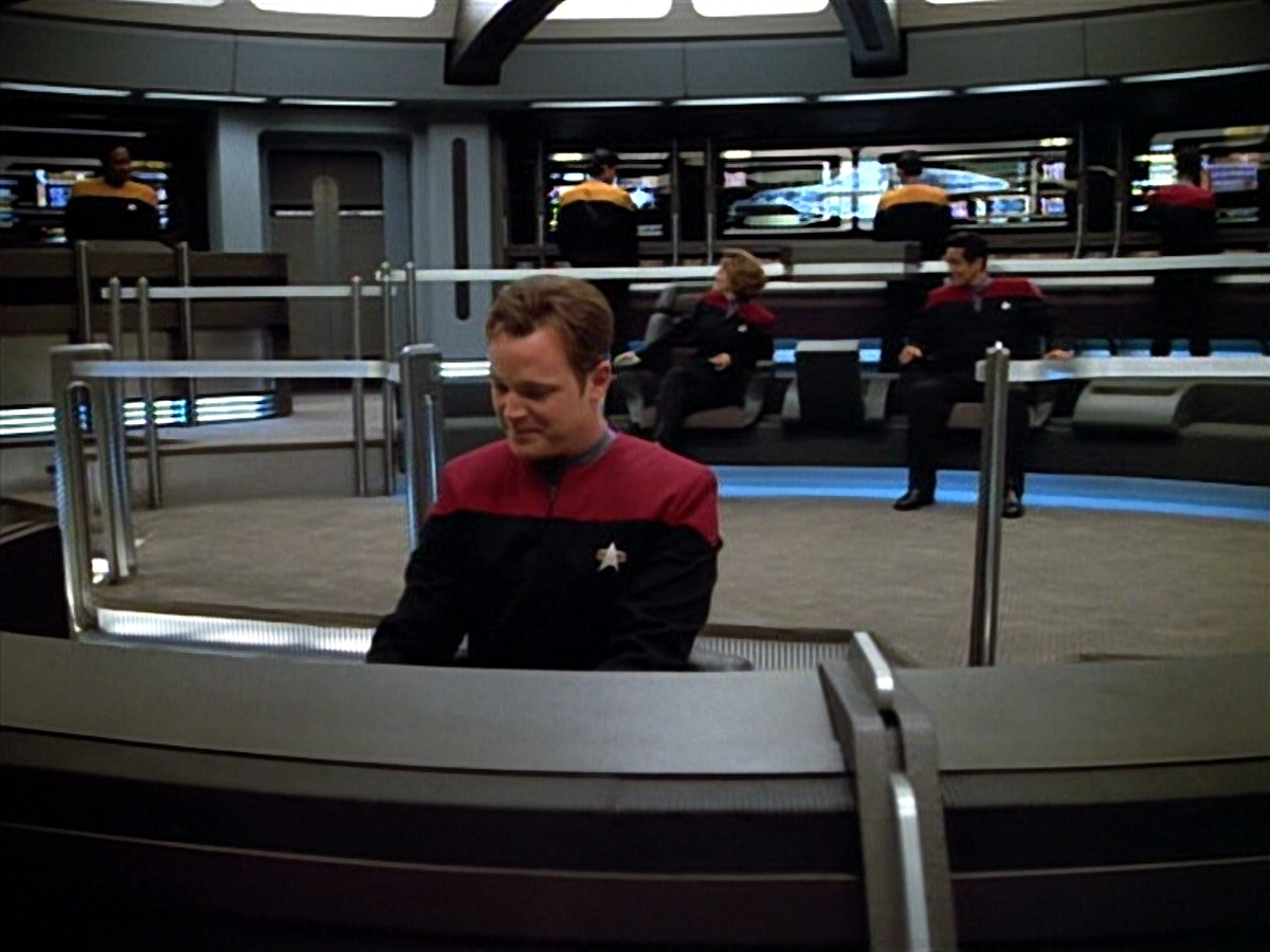 extant_StarTrek_VOY_4x09-YearOfHellPart2_03700.jpg