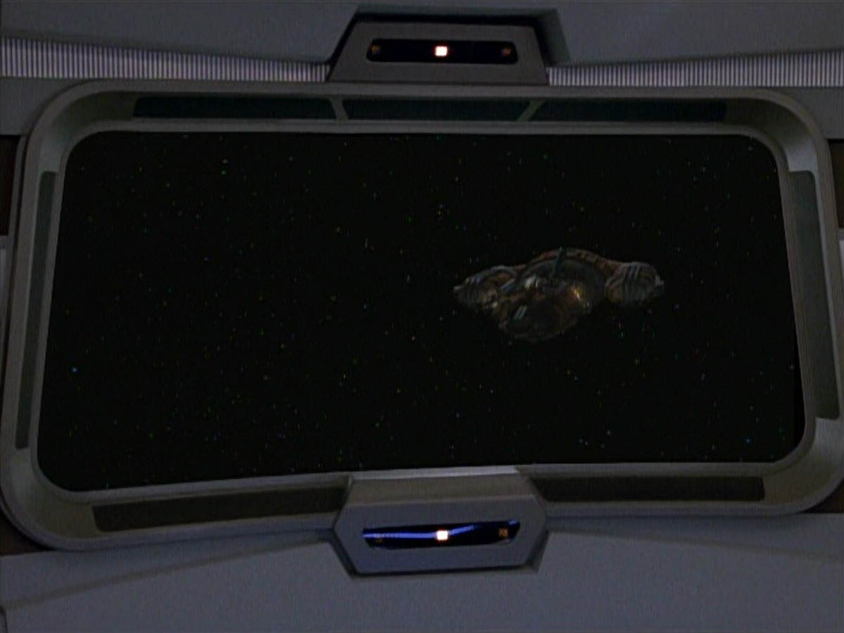 extant_StarTrek_VOY_4x09-YearOfHellPart2_03711.jpg