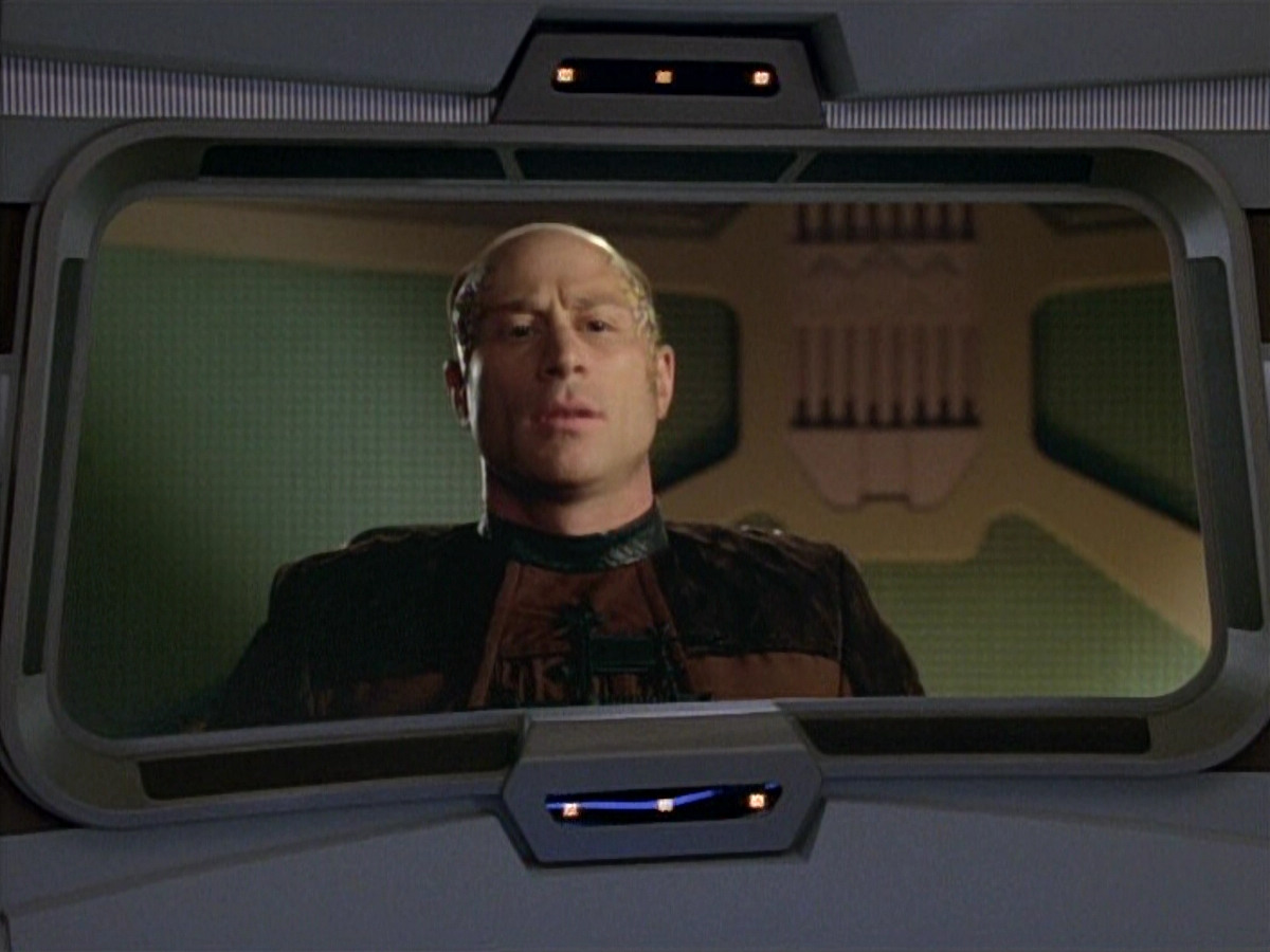 extant_StarTrek_VOY_4x09-YearOfHellPart2_03713.jpg