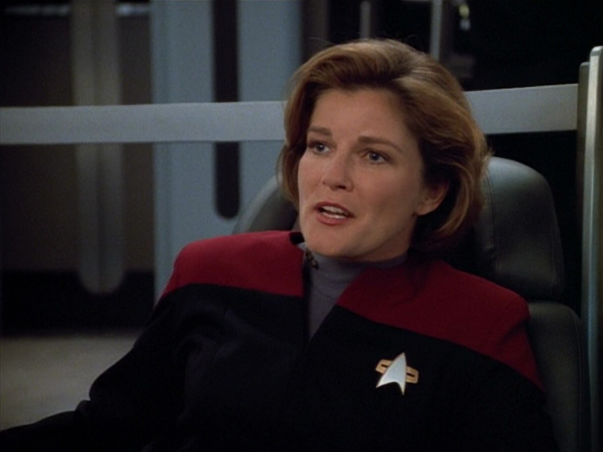 extant_StarTrek_VOY_4x09-YearOfHellPart2_03723.jpg