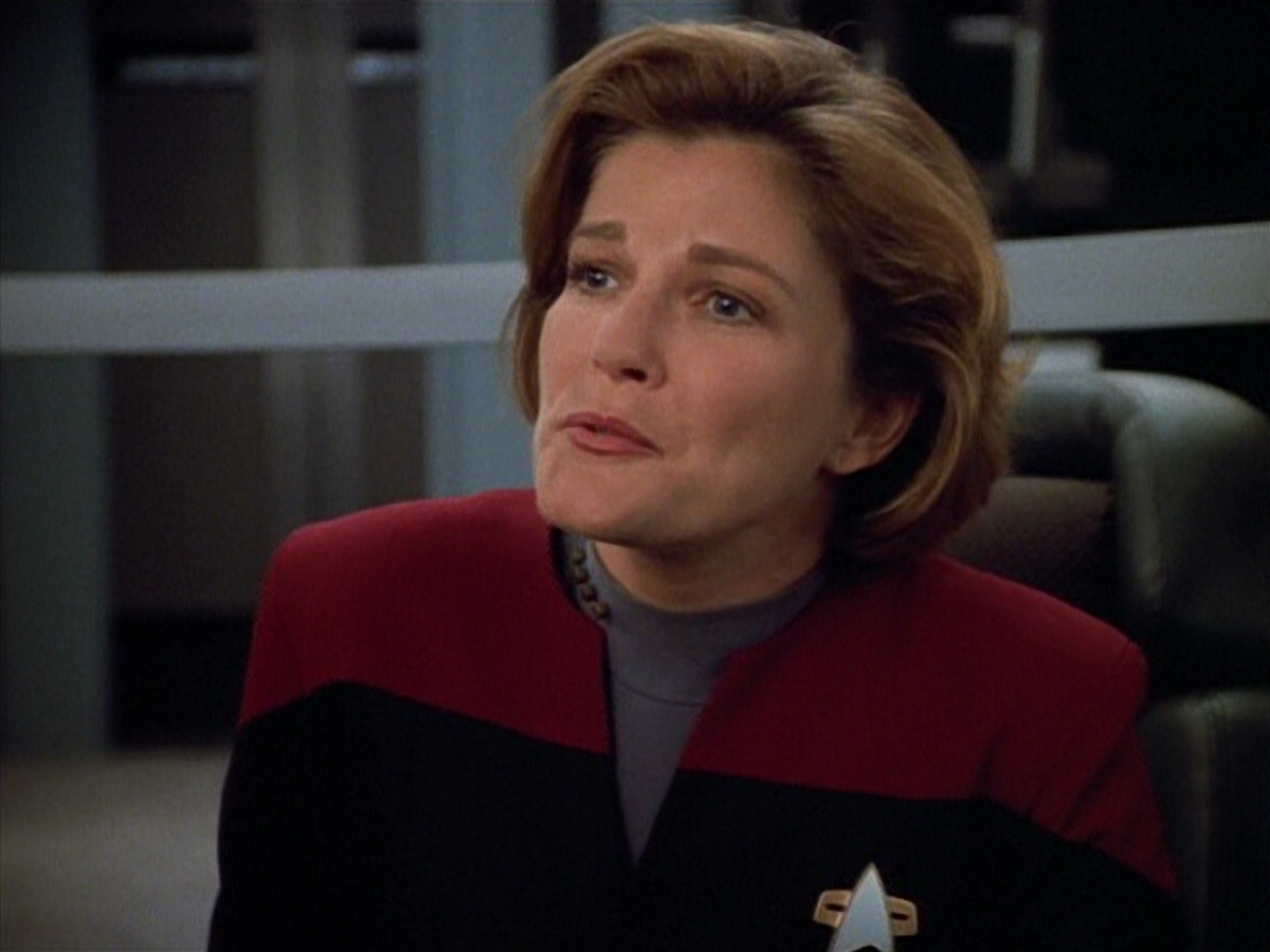 extant_StarTrek_VOY_4x09-YearOfHellPart2_03731.jpg