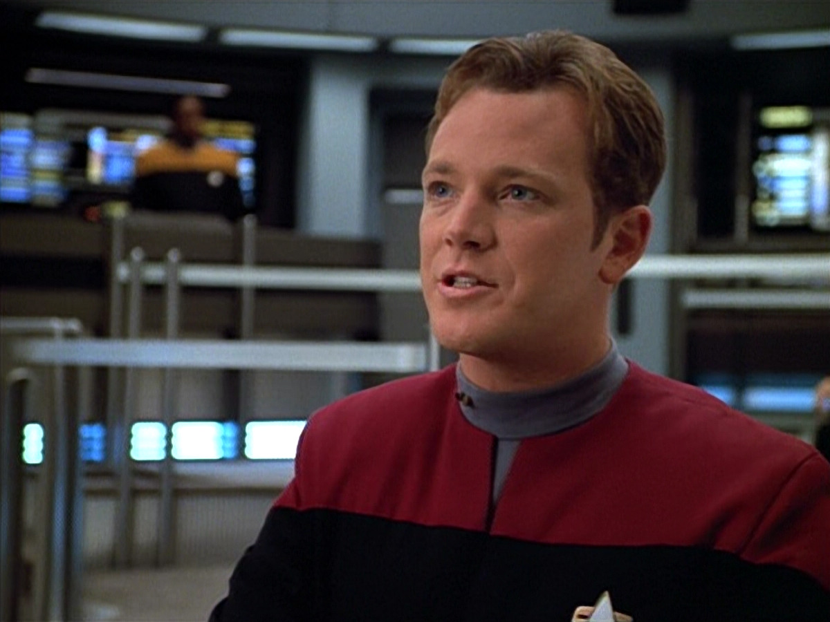 extant_StarTrek_VOY_4x09-YearOfHellPart2_03742.jpg