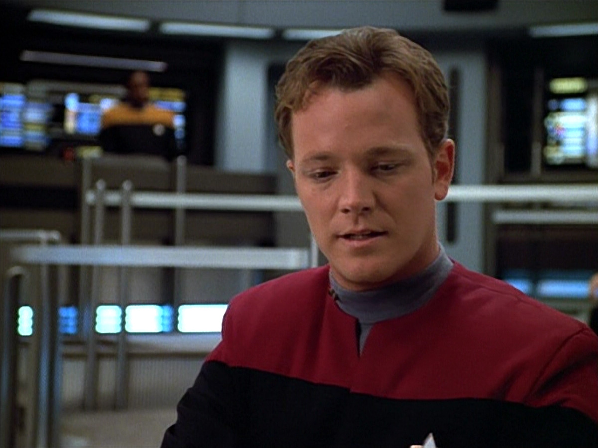 extant_StarTrek_VOY_4x09-YearOfHellPart2_03744.jpg