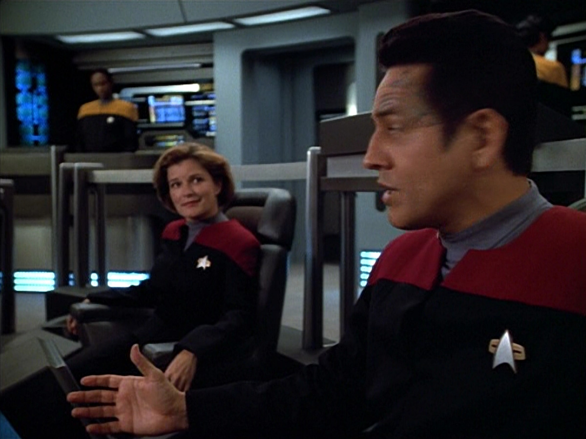 extant_StarTrek_VOY_4x09-YearOfHellPart2_03746.jpg