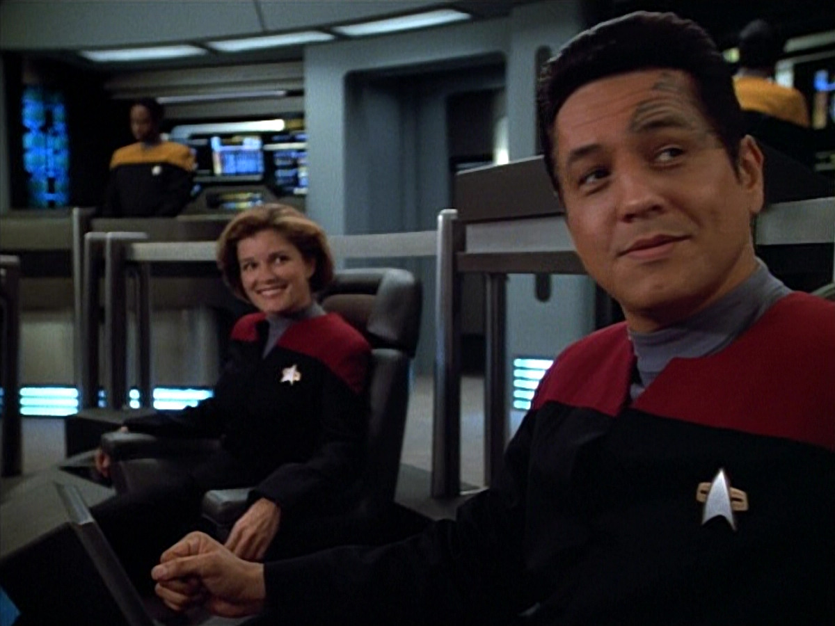 extant_StarTrek_VOY_4x09-YearOfHellPart2_03748.jpg