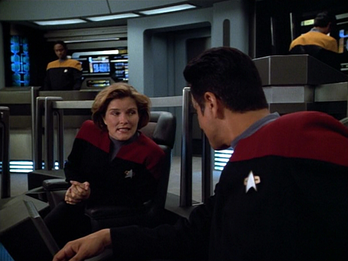 extant_StarTrek_VOY_4x09-YearOfHellPart2_03753.jpg