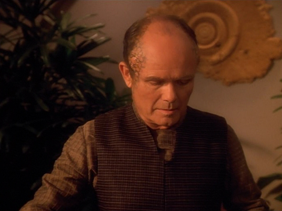 extant_StarTrek_VOY_4x09-YearOfHellPart2_03776.jpg